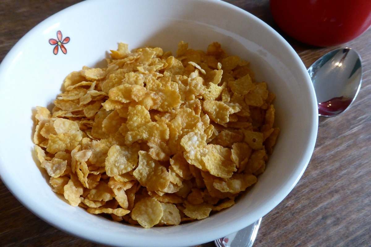 Nutrition facts of corn flakes.