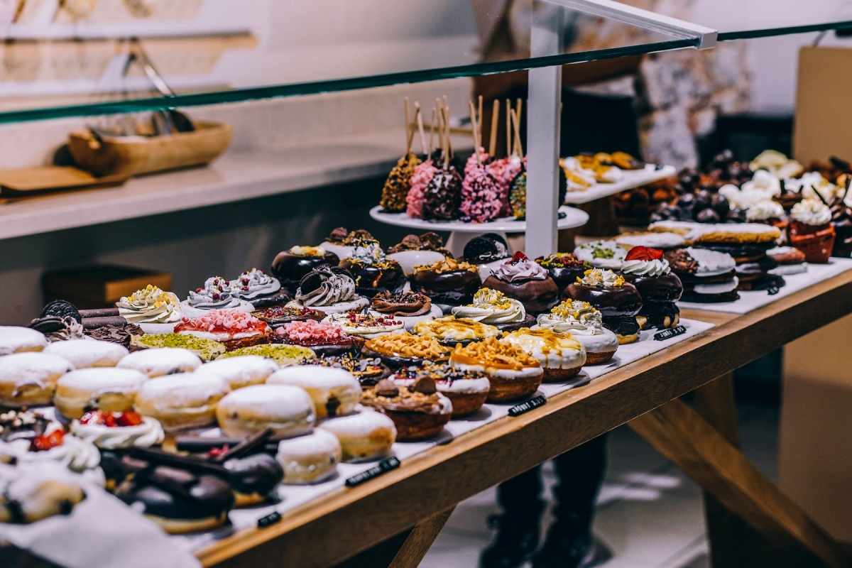 How to start an online Bakery business.