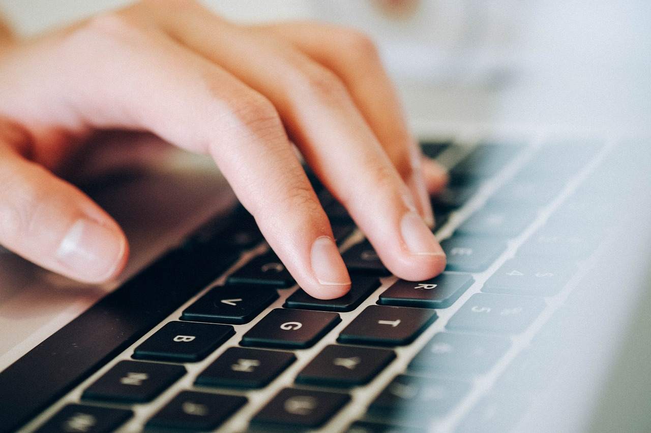 10 Best Online Typing Jobs