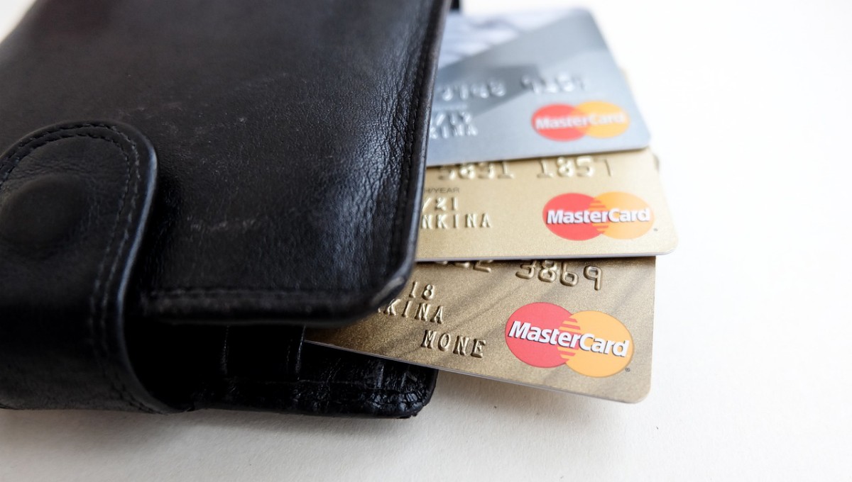 Credit Card vs Debit Card