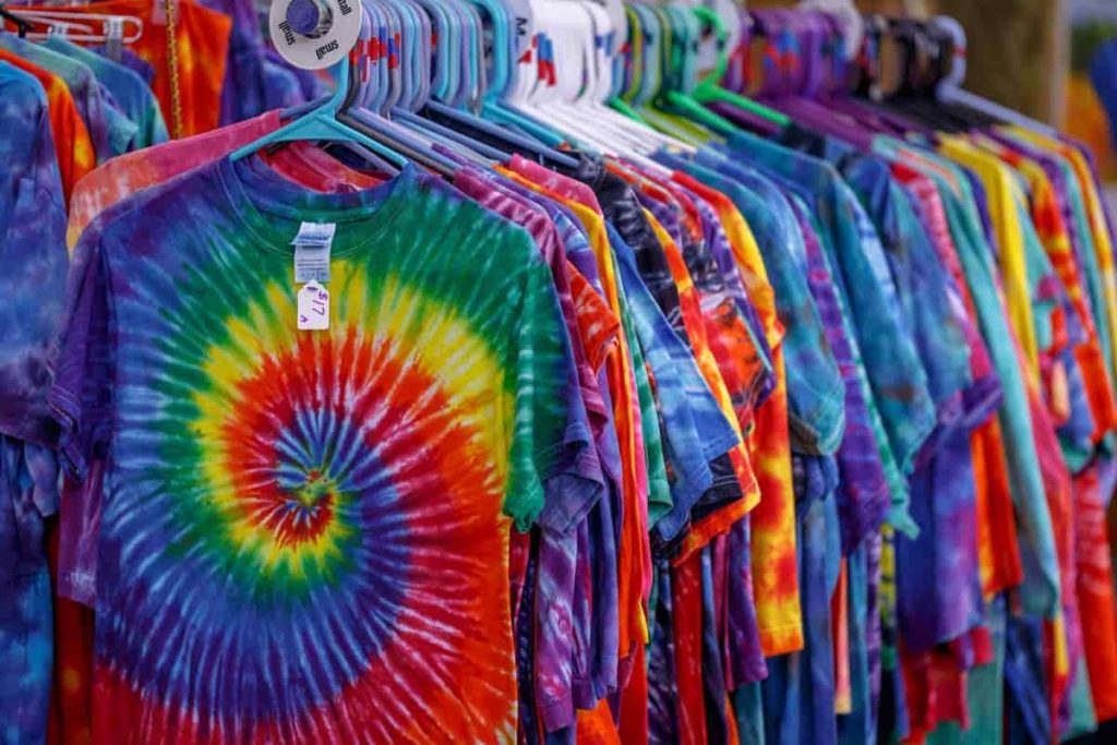 Sell Tie-dye T-shirts and Make Money