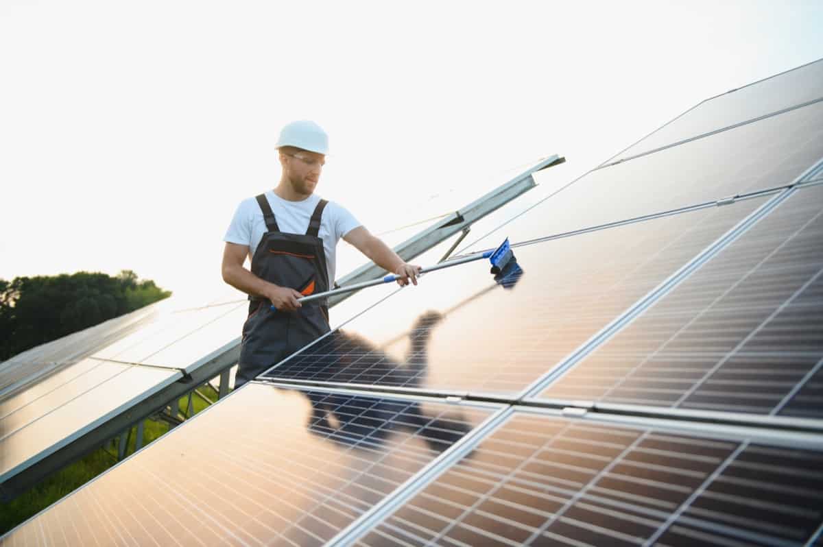 Solar Panel Cleaning and Maintenance Services